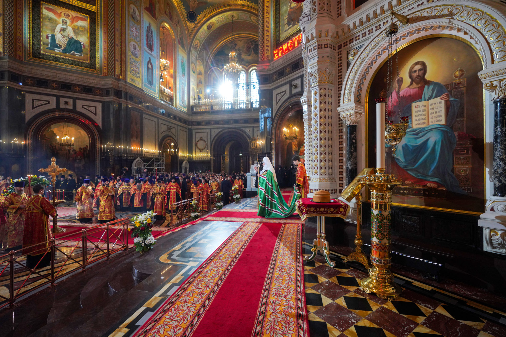 Храм Христа Спасителя Патриарший трон